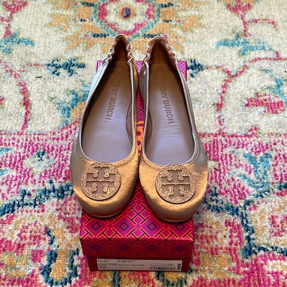 NEW! RARE TORY BURCH MINNIE FLATS - Picture 1 of 3